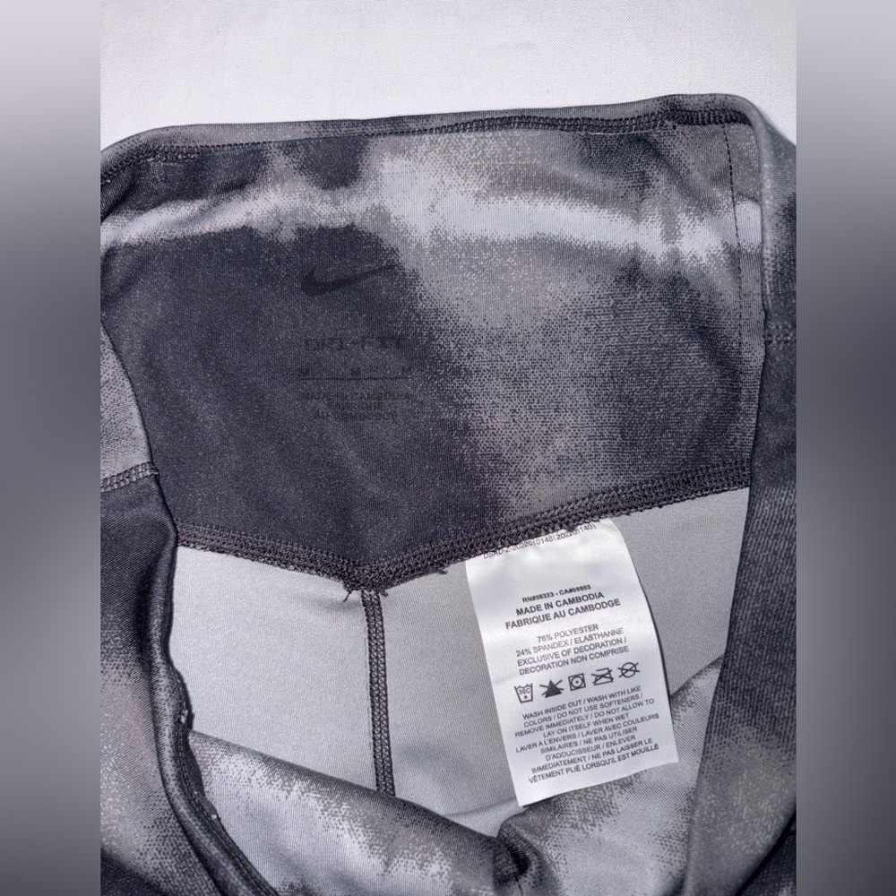 Nike Size M Black & Grey One Luxe 7 Inch Inseam Athletic Gym Bike Shorts - Picture 5 of 7